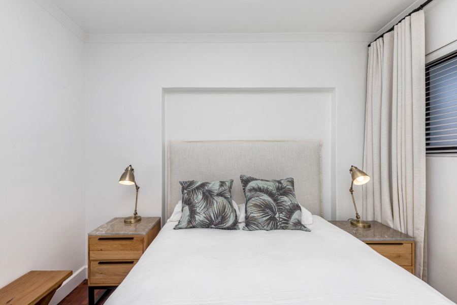 2 Bedroom Property for Sale in Sea Point Western Cape